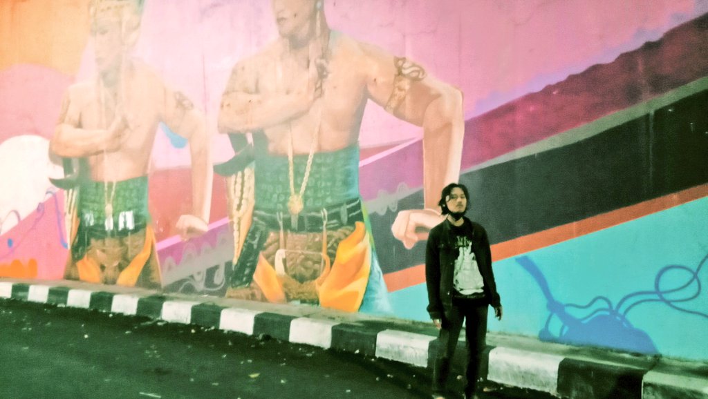 Sometimes, the most beautiful are not made to have.  It is enough to be stared at from afar, then thankful that she is there to be silently admired..