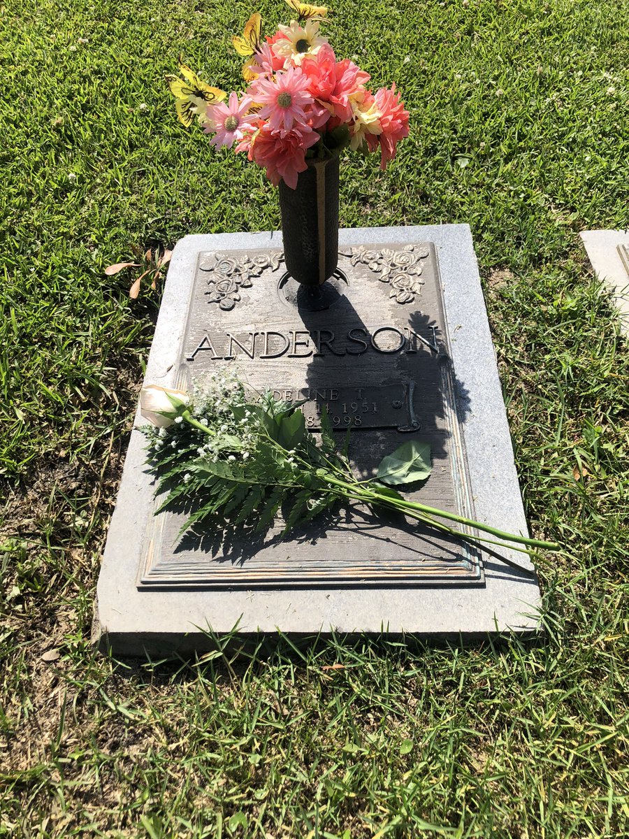 GODJROBLO's tweet photo. On my heart and mind heavy..I had to come see y’all today.. #RIPMawMaw #RIPBigRob https://t.co/IGfkuSjCMX