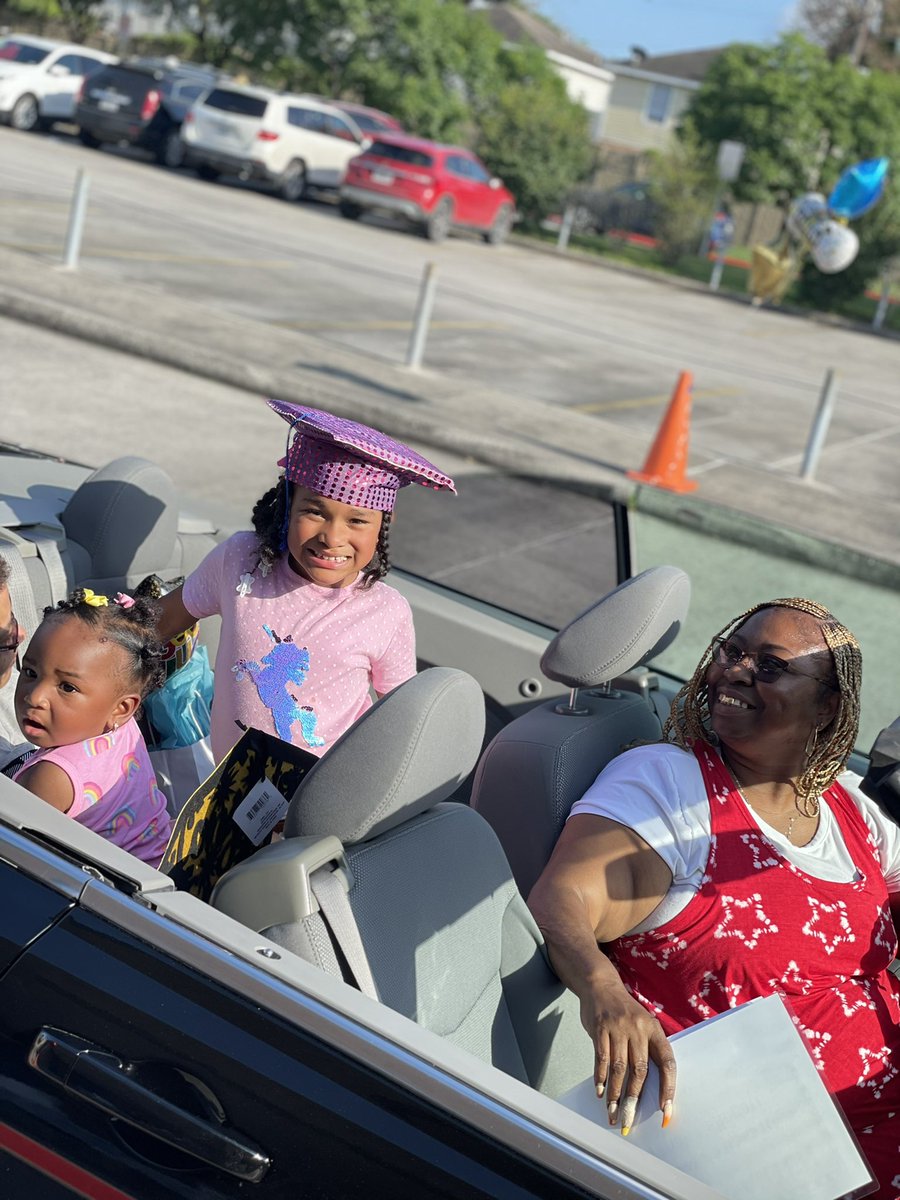 Vines_AISD's tweet photo. On yesterday we celebrated our Kindergartners! They are 1st Grade Ready!! #VinesStrong #KindergartenHereWeCome #AldineAnywhere ๐งธ๐๐ https://t.co/6kRFDWubSa