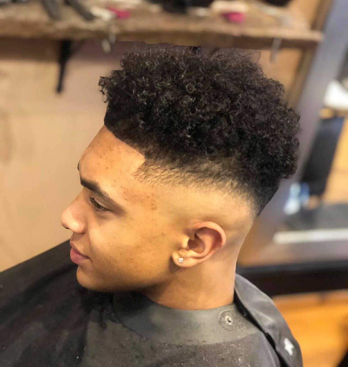 CollusionBarber's tweet image. Throwback Thursday to the days without PPE and masks! 😷 

#hitchin #barbershop #skinfade