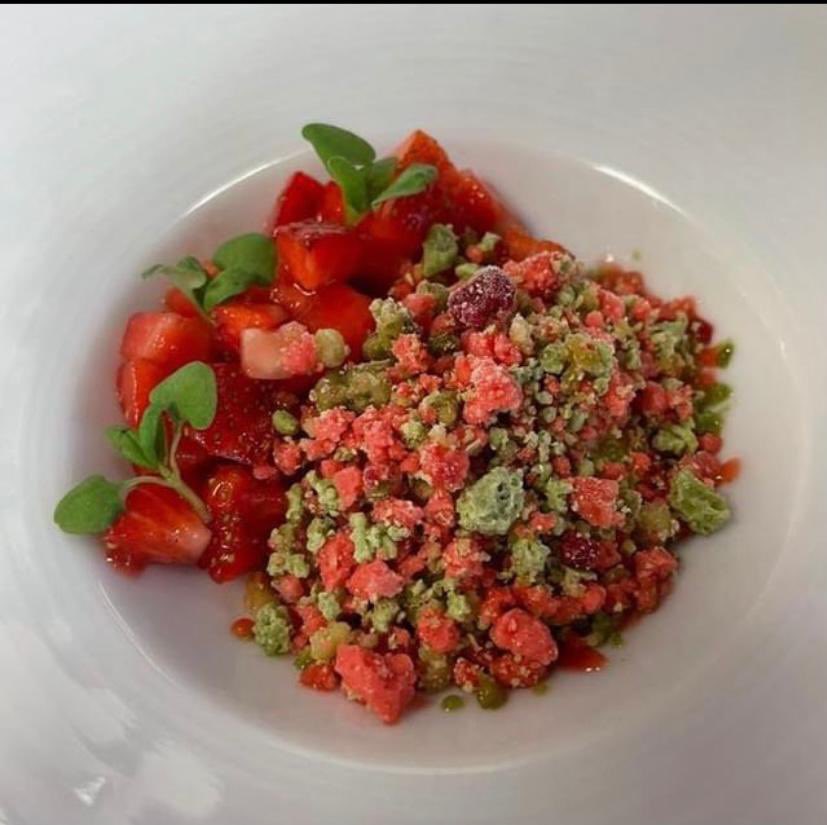 CAGx_x's tweet photo. Incredible @DysonFarming strawberry and basil dessert @winteringhamf ... on the menu now! #buybritish #buylocal #directsupply #michelinstar #proudtosupply @MichelinGuideUK https://t.co/tZ8TgMVSTh