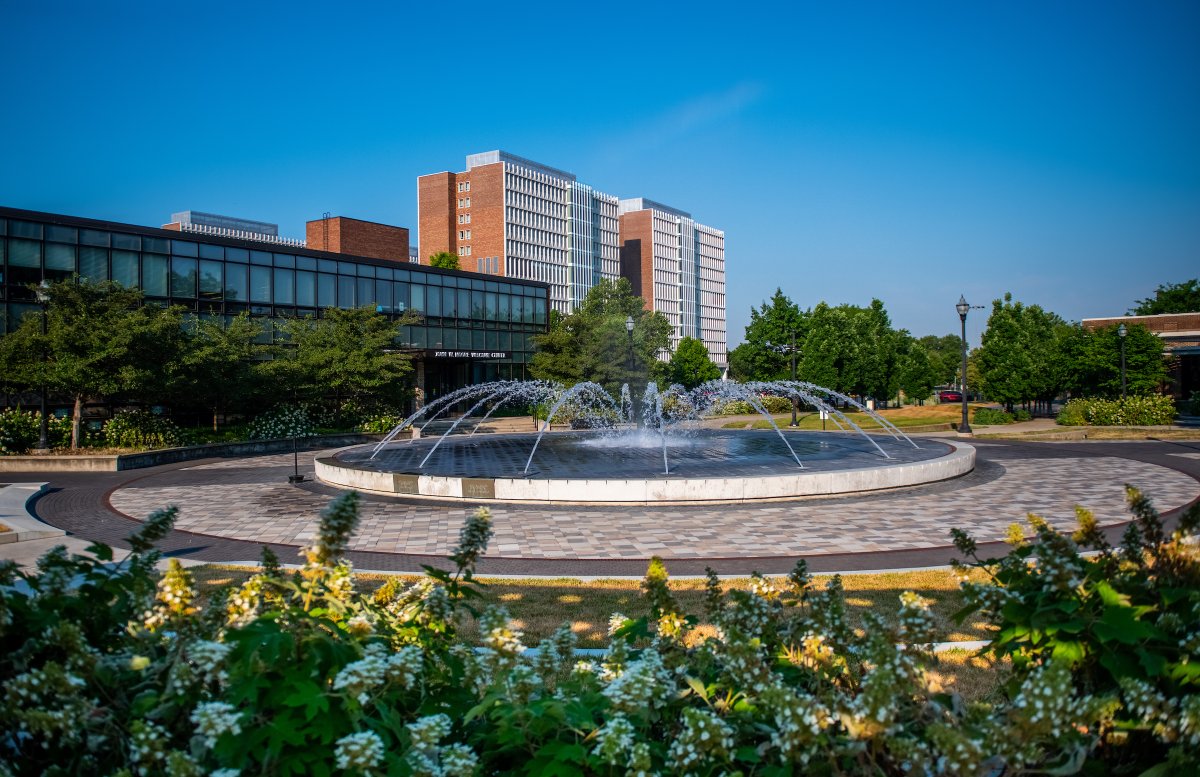 indianastate's tweet photo. Fall semester is quickly approaching, the weather is stunning, and Indiana State University is looking beautiful! Want to visit campus? Reserve your in-person tour at https://t.co/zsR9jHAWKc. #IndState #Fall2021 https://t.co/EjfFeJPUrP
