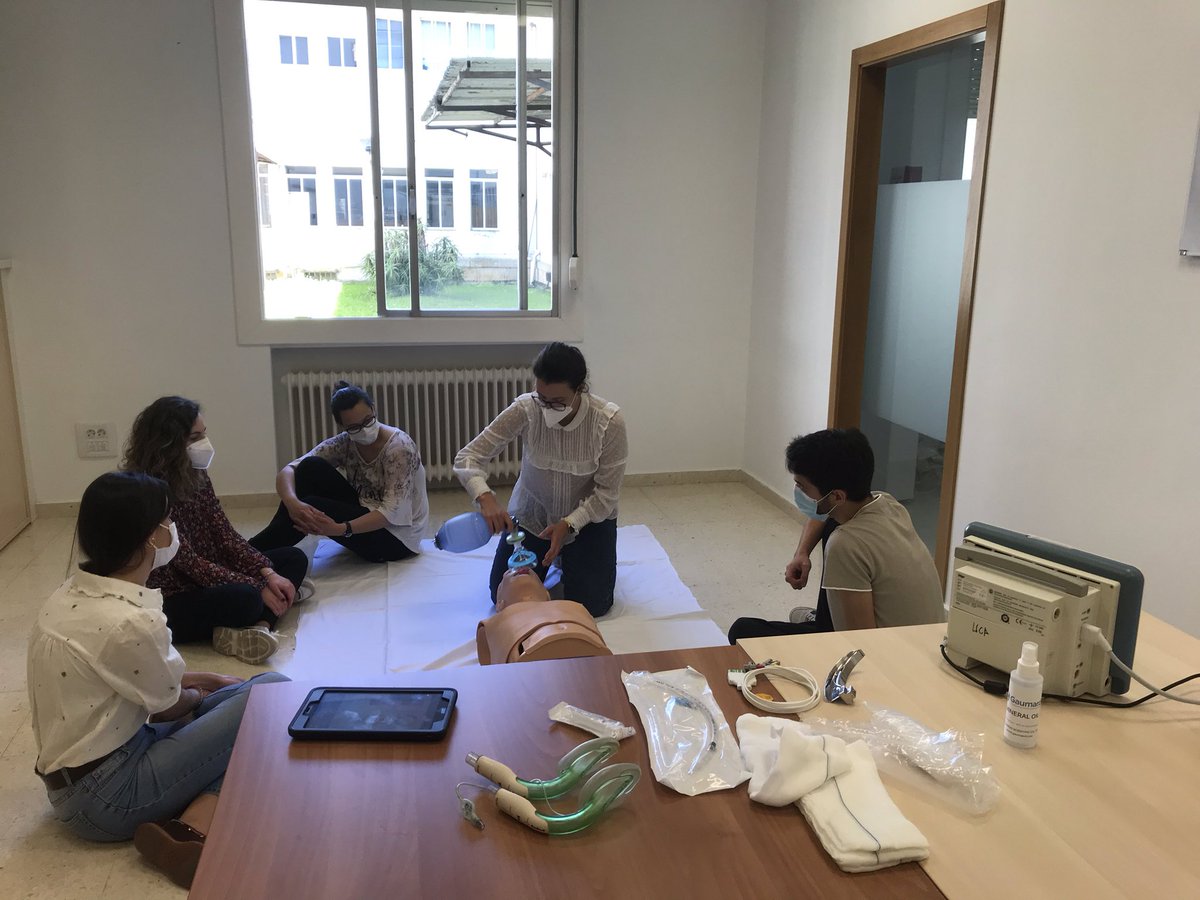 ResisAnCHUS's tweet image. 💥 “The people who are crazy enough to think they can change the world are the ones who do”💥@santiagosergas @idis_research @ACIS_sergas @AlvarezAnest @ResisAnCHUS @AndreaCalvoRey1 @GloriaPrada13 @udolorCHUS #miguelsimulación #AdvancedSimulation