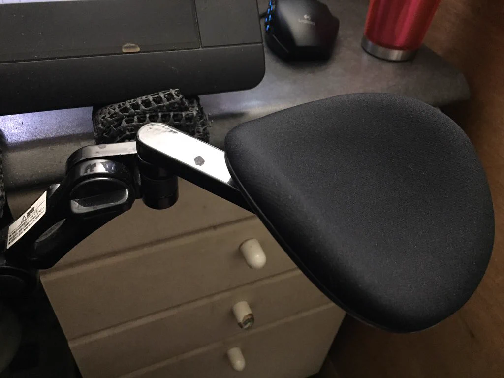 @Egg_050 可動式肘置き超絶オススメ 