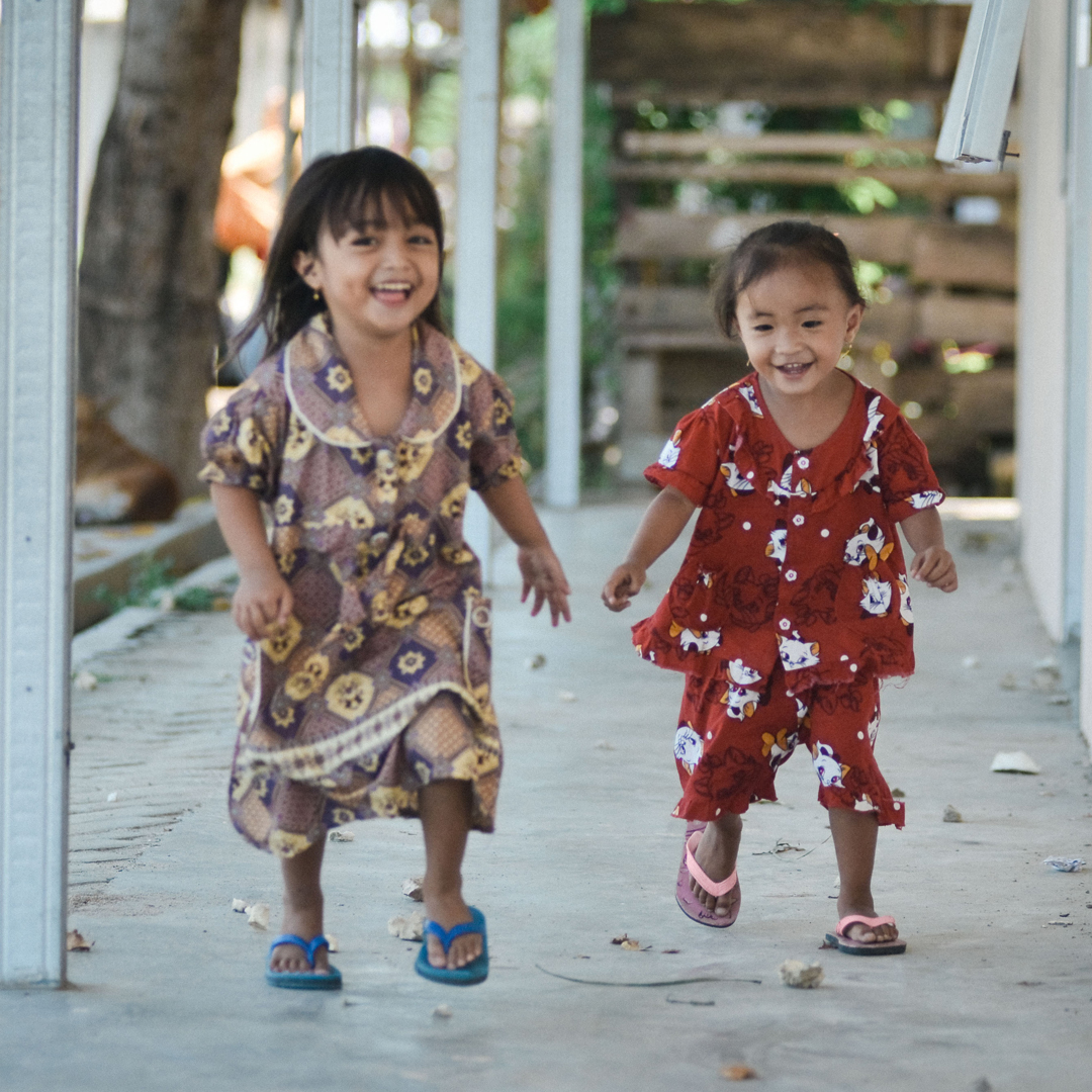 IslamicRelief's tweet photo. Because of your support, families in over 30 countries around the world received food that lasted them throughout the month of Ramadan. May Allah reward you for your generosity 💙
#WeAreOne #IslamicRelief #Indonedia #POTD #FoodAid #RamadanFoodBox https://t.co/sugmcka8vV