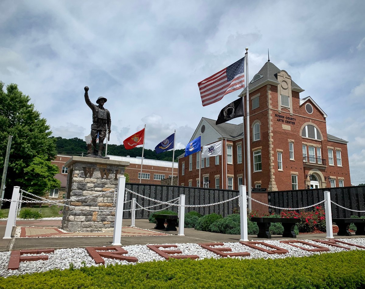 moreheadstate's tweet photo. Morehead State honors and remembers. #MemorialDay https://t.co/sVCbdKRLCj