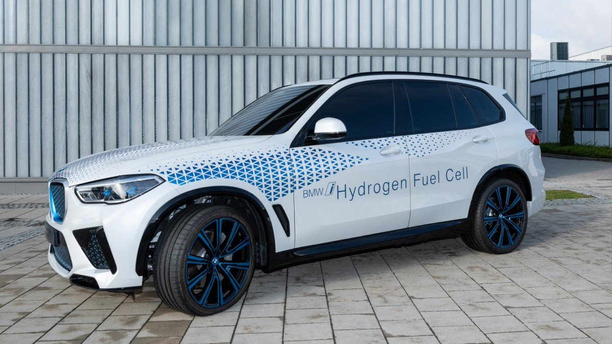 motorpuntoes's tweet photo. Unidades de pruebas del BMW X5 propulsados con hidrógeno recorrerán Alemania en 2022
https://t.co/iUEIG8G8OP
@BMWi @BMW @BMWEspana #BMW #X5 #BMWX5 #BMWi #Hydrogen #FCEV #SUV #Carprototypes #fuelcell #CochesElectricos #testingmules https://t.co/j9NhrY5wjA