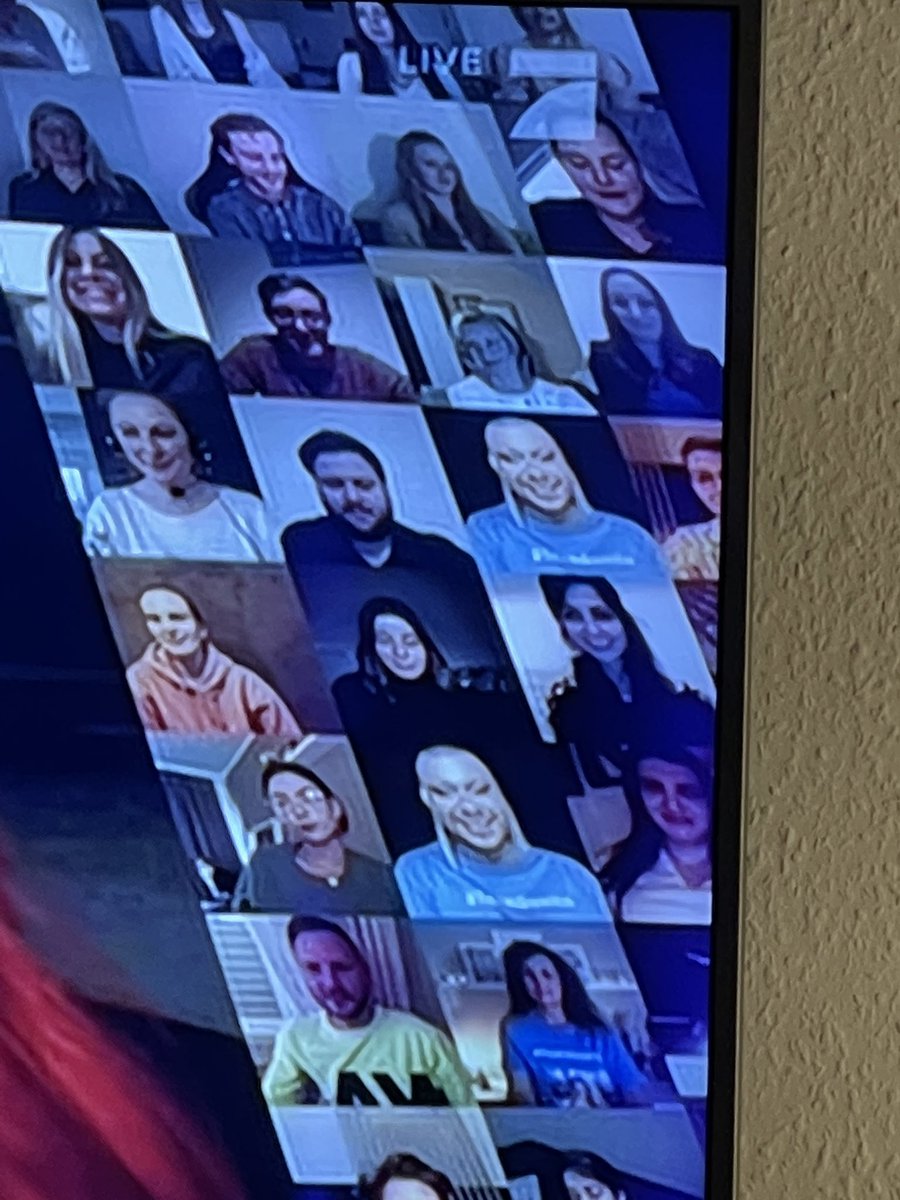 lumifighter's tweet image. Genau, 600 „Zuschauer“ .. auf mindestens 4 Bildschirmen den im blauen Oberteil gesehen. Da sogar direkt nebeneinander… #gntm