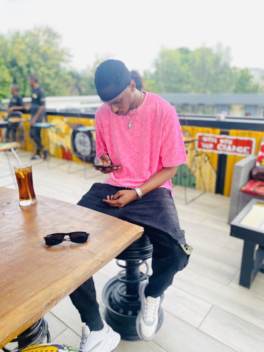 prezzy_krane's tweet photo. Tomorrow we go way up🚀🚀🚀, after 7 months of no music from me I’m giving my loyal fans Vibes on Vibes nonstop gbedu wey dey enter body. Only If You Knew Ep out tomorrow 28-05-2021 #OnlyIfYouKnew https://t.co/GEI6qjcI2E