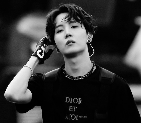 CNDLBTS's tweet image. Este hombre me puede demasiado