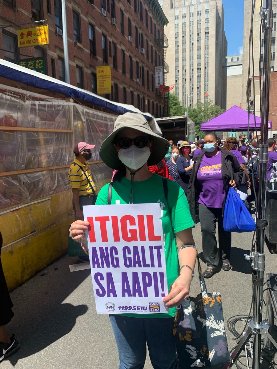 Today Damayan rallied with <a href="/1199SEIU/">1199SEIU💫</a> to #StopAsianHate. "Our community experiences this hate. If you are alone you are more vulnerable. As a community we send a message that we are strong," shared Damayan case manager, Lydia Catina. 

Itigil ang galit sa #AAPI!
