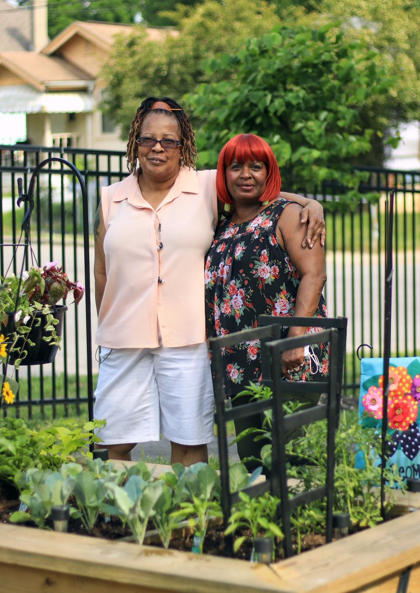 ERSCincy's tweet photo. Recently, Madison Villa in Madisonville, OH, held a gardening celebration! Residents came together and had a late lunch to celebrate the display of their flower beds. Volunteers from @RedeemerCincy in Hyde Park also attended and helped make the event a success. #ERSlife https://t.co/8wpGpmtaJi