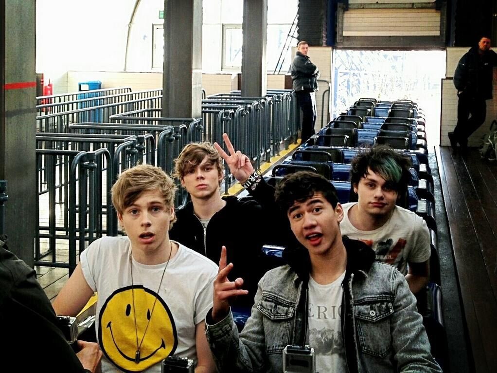 karølis ★ tweet media