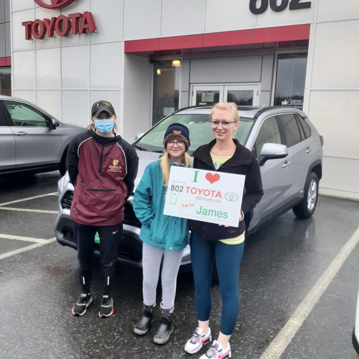 A big thanks to Lane, who just took a safe delivery of this 2021 #ToyotaRav4Hybrid XLE from James Brown!

Be sure to #AskforJames by calling (802)224-7241, or email jabrown@802cars.com
💪❤️🚙🏥💯
#vermontstrong #ilove802toyota #stayhealthy #staysafe