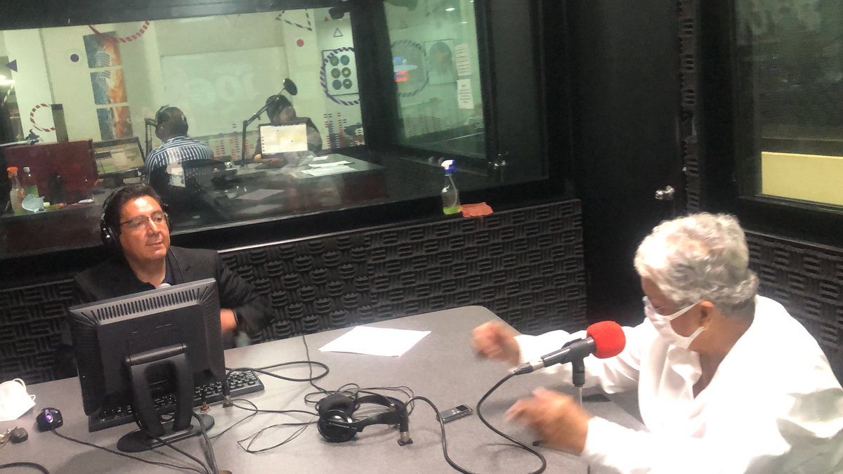 _EstherQuintana's tweet photo. Estoy con @antonio_noticia en #RCGRadio platicando la expectativa del voto. Lo primero es que yo veo que la gente sí estará en las casillas para votar. Hay un ánimo muy positivo. https://t.co/8F5SVLkC0H