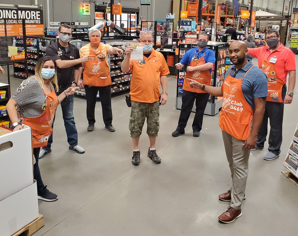 Meet MET Scott, great execution, store partnership, doing what it takes! Way to go SCOTT! @BrettLPatrick <a href="/JefferyOfenloch/">Jeffery Ofenloch</a> @yadi_rocha816 <a href="/JosephSEdwards/">joseph edwards</a> <a href="/joshua_kunde/">Joshua Kunde</a> <a href="/GWRosborough/">Garrett W Rosborough</a> <a href="/ehaggggg/">Eric Hagstrom</a> <a href="/D66Celest/">Sheldon Celestine 🇹🇹🇺🇸</a>