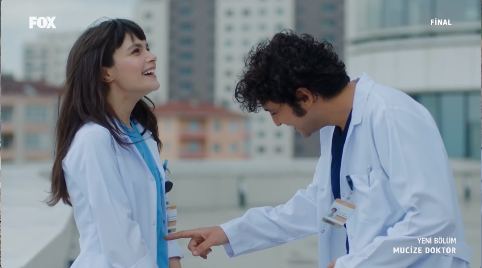 yargi_machine34's tweet photo. Siz çok iyi anne baba olacaksınız #AlNaz 
#MucizeDoktorVeda @mfyapimtv https://t.co/No8sNXJKDk