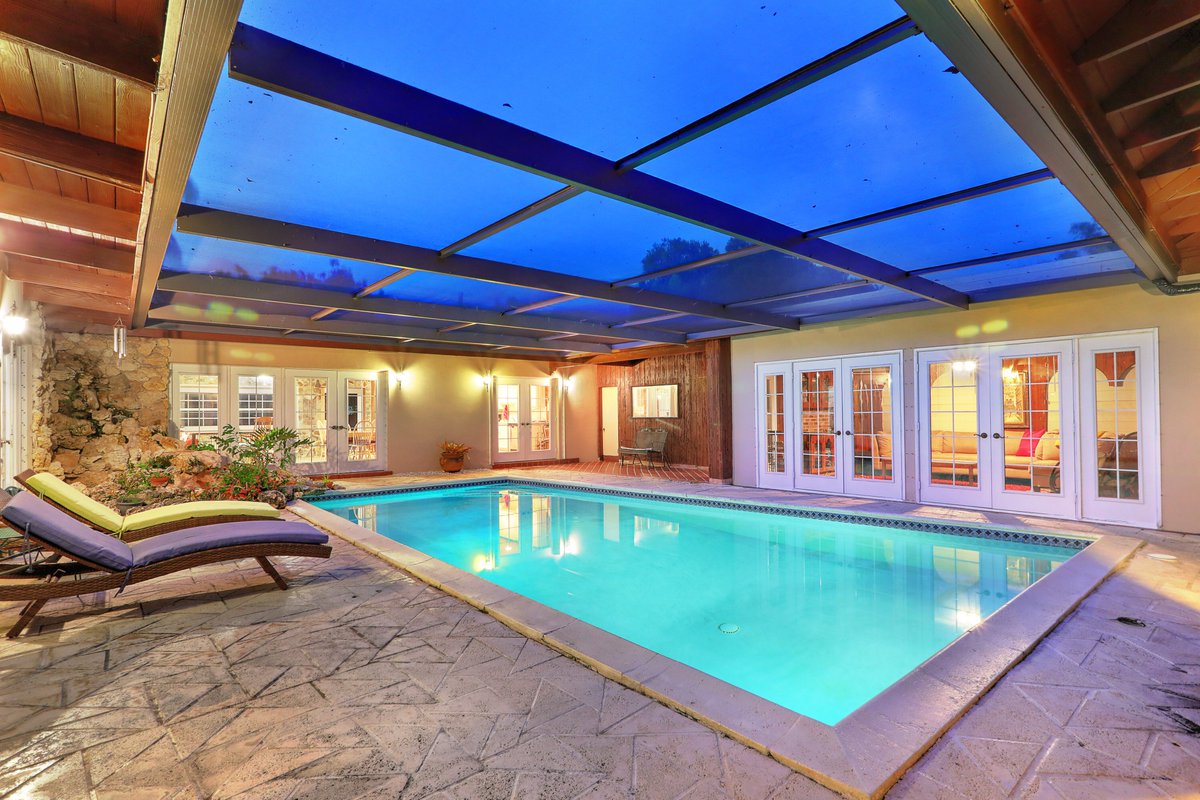 305Homes's tweet photo. SATURDAY OPEN HOUSE 12-3 PM: Experience the Wow factor as you walk past the front door of this South Miami chalet perfect for entertaining day and night! 3 Bed, 3 Bath | 1,972 SF | 9,750 SF Lot | $850k | https://t.co/4XBRHutlRz https://t.co/gzycj4h5xv