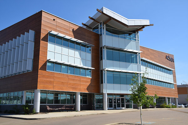 GroupNedlaw's tweet image. #TBT 2012 ⠀ ⠀
A #NedlawLivingWalls Project: Acden Headquarters⠀
Acden Facility in Fort McMurray is a LEED Gold building. The facility boasts a number of sustainable design features including untreated rainwater, solar panels and two #biofilters (14 ft W x 14 ft H).