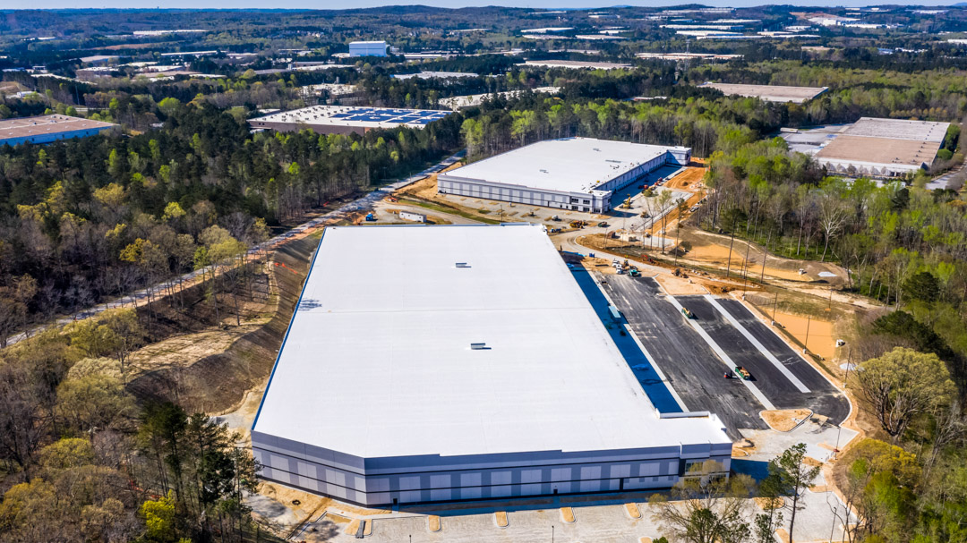 smallwoodinc's tweet photo. The Westlake 5900 and 6000 buildings for McDonald Development Company are nearing completion! The 220,925 SF and 252,613 SF distribution facilities are constructed w/ tilt wall panels &amp; a steel frame roof. Visit: https://t.co/iJsCwP18nC #smallwood #underconstruction #FCLbuilders https://t.co/iaPKZg73RR
