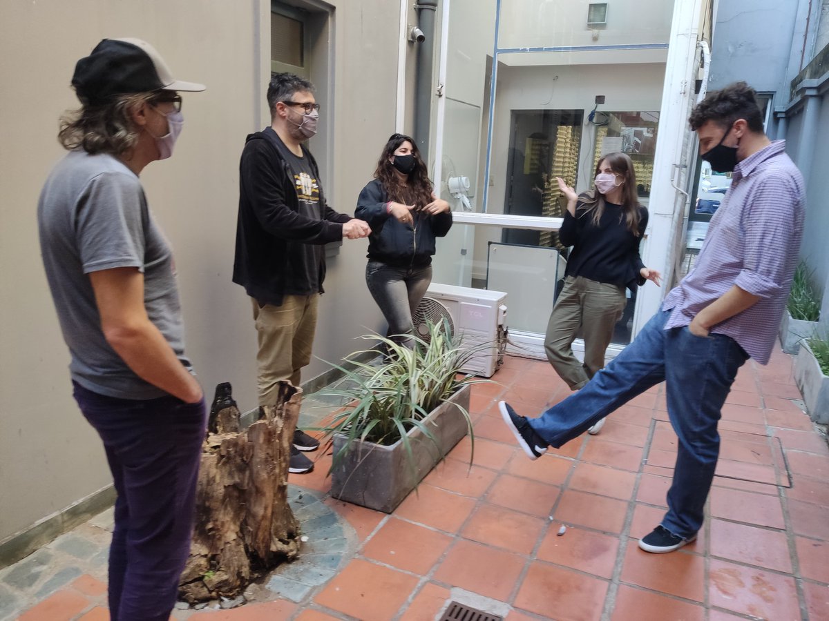 💆🏻 El recreo en el patio de la radio es parte de la #HojaDeRuta de cada día 📻
