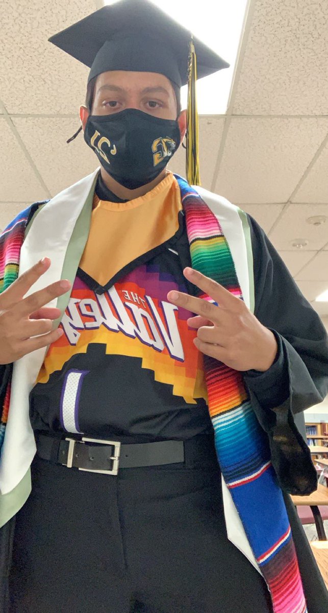 Anthony_Yanez20's tweet image. Back in the Game 1 fit #GraduationFit #RallyTheValley