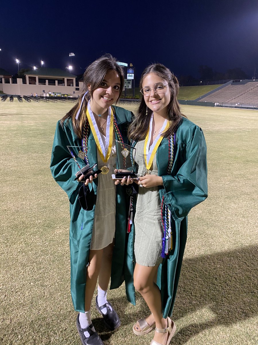 mendi_camacho's tweet photo. Olivia and Sofia were both inducted into the first annual Hall of Fame. Olivia for her creative contributions to the school. Sofia for her leadership throughout campus. I’ve always been proud of them but tonight I’m overwhelmed with jubilation. 💗@delandbulldogs https://t.co/p7EzClRJl2