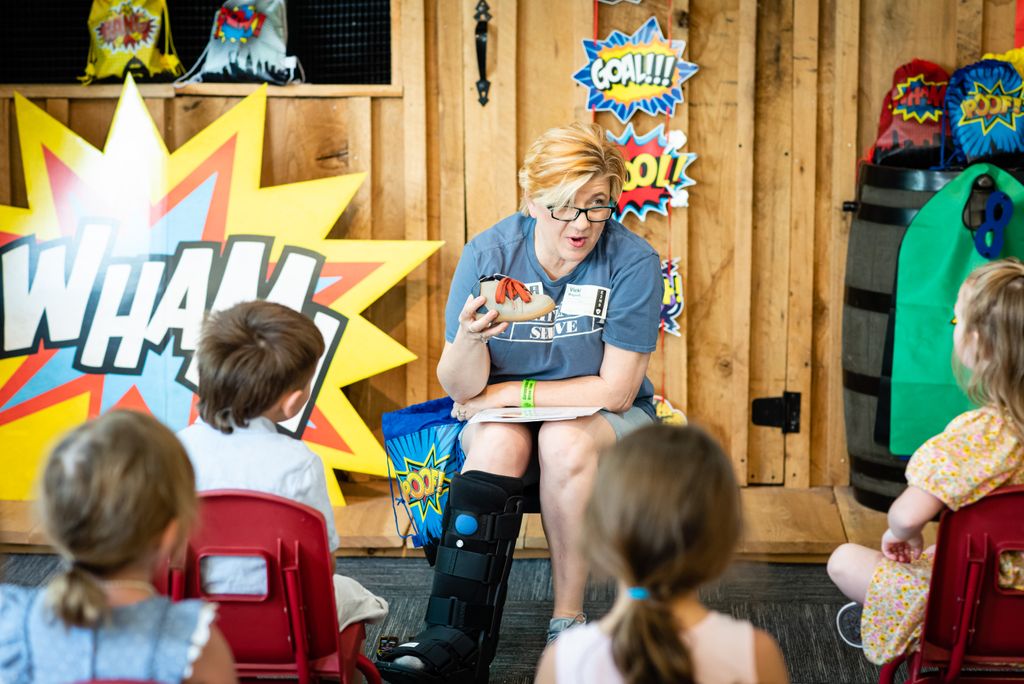 Here at Cornerstone, we love our DREAM TEAM!  💙 The Dream Team makes it happen every week. Shout out to our awesome Kid's Team doing what they do best!
.
What team do you serve on??
.
Ready to join the team? Register here: buff.ly/34oOS7w
.
#dreamteam #serve #southavenms