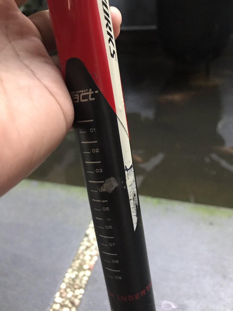 okharist's tweet photo. Dijual seatpost sworks. Full carbon. Copotan spez tarmac. Sangat nyaman dan stiff. 
1.6jt free ongkir 🙏🙏
#fnfjb #rbjb https://t.co/4a37ac61xD