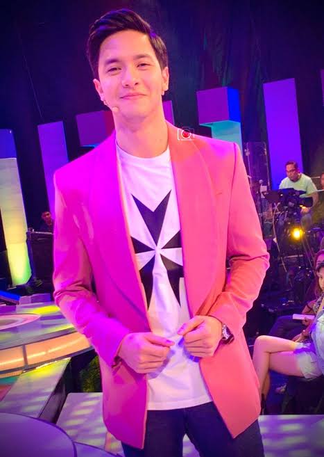 Melody_2992's tweet photo. ALDENxCS FinaleOnSunday 🥺Sobrang mamimiss ko 'to, Every sunday ito lang talaga yung inaabangan at Pinapanuod ko...Mamimiss ko ang Gwapong Host @aldenrichards02 😍💙At ang mga Bida kids! 👏🏻🥰~ Always Remember that ALDEN WeAreProudOfYou 😘❤️🤗💙 #CSFinaleOnSunday
#AldenRichards © https://t.co/VlbtCy3ZLq