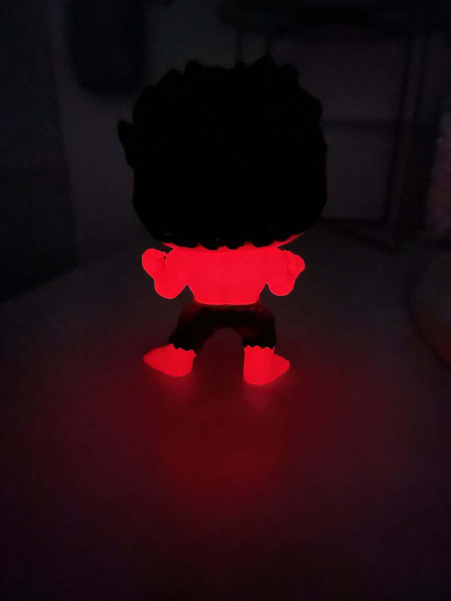 PPophunter's tweet photo. This glow is fucking bad ass man!!!! BRAVO @funko BRAVO !!!👏👏👏👏 I love everything about this pop!!!🔥🔥🔥🔥🔥🔥🔥 #glowlife #glowboys #whatyouknowabouthat #marvel #hulksmash #hulk #redhulk #marvelfunko #funkochase #funaticofthemonth #hottopicexclusive #myfunkostory https://t.co/UDOSjVAM6u