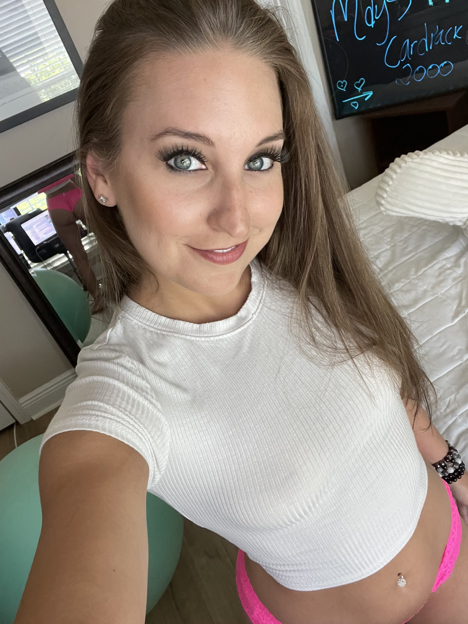 BrookebeeMFC on X: Thank you guys for an amazing Thursday morning ❤️😀  t.co29l34jxgwi  X