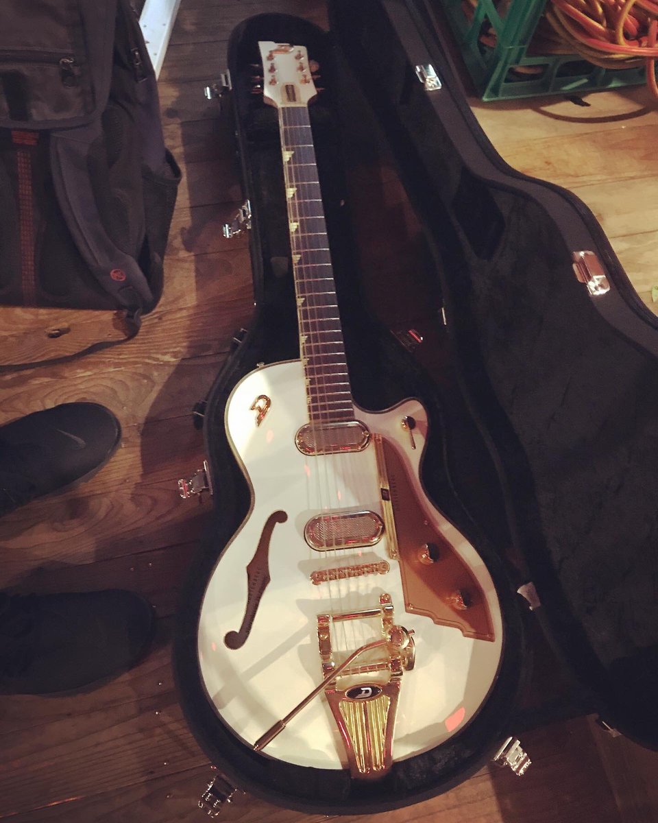 ElectricMary's tweet photo. A couple of weapons for the new Electric Mary tune https://t.co/QtvORNpDFx