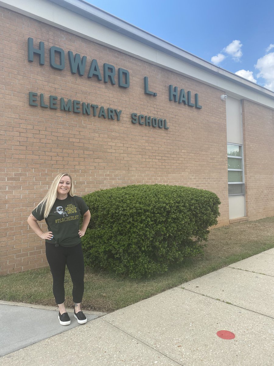 THANK YOU @HowardHallElem for allllll of the great memories, opportunities, friendships + so much more. My tribe has helped me grow so much the past 3 years. I will miss you all so much! 🐝💚💛