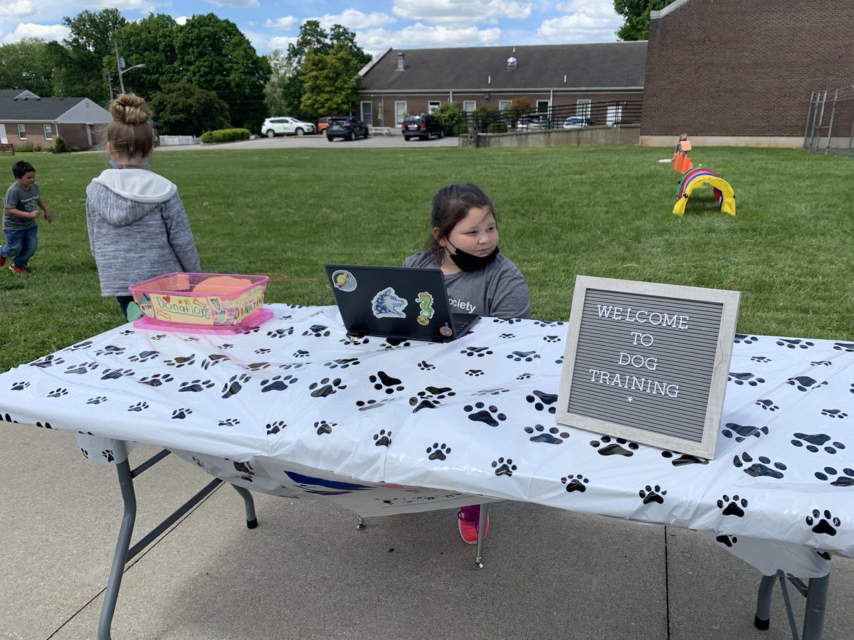 sherylwoods_'s tweet photo. 2nd grade teachers at @FH_HuskyPride revealed to their students today that their PBL to benefit the @HumaneSociety of Nelson County raised over $10,000! I am still in awe of these Ss, their passion & hard work, as well as the fearlessness of their teachers! YES. #NPossible https://t.co/GlIBo1YMyr