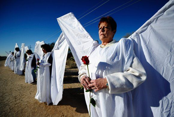 RobinDuehring's tweet photo. @RealHtownDude 🌈🤍#LoveWings🕊️ #AngleWings, #WhiteWings Angel wings spreading faster than light on fiber 2 counter all the asshatery, lack of empathy, hate, ignorance, violence &amp; evil gen'd by those psychos @ WBC &amp; everywhere hate is embraced. 🫂✊https://t.co/4GilY6NLcv

#TheLaramieProject https://t.co/Ac8qflE6GX