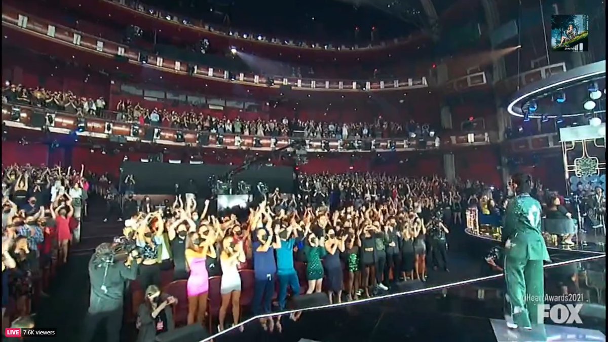 STANDING OVATION ONCE AGAIN FOR DEMI LOVATO AS IT SHOULD BE.