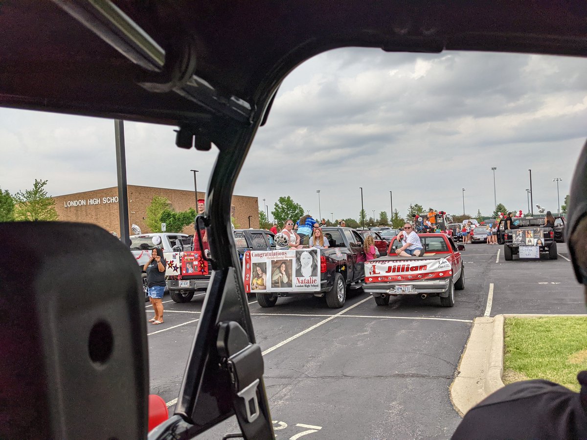 drloukramer's tweet photo. The 2nd prong of our graduation trident is complete! Special thanks to @lhsprofe @MGBrowning9 @Mrs_Shaw1 @LondonOhioPD London FD @gnzebaot @coopdogg & @mayorclosser & Maddox for helping to send our seniors off in style. #londonpossible #forLondon https://t.co/HVjWTlmRHc