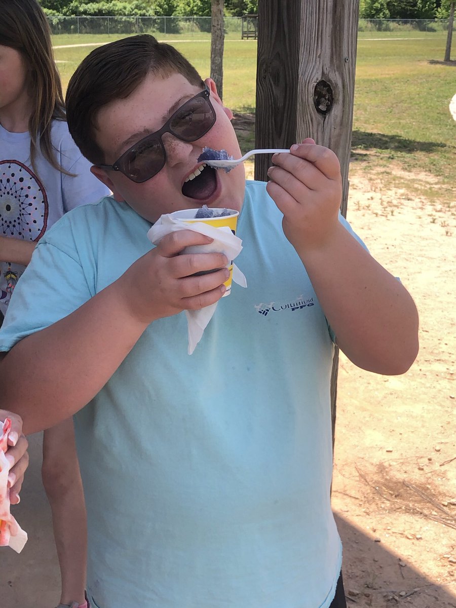 MossyCreekLions's tweet photo. We enjoyed some Kona Ice with our 5th graders today to celebrate their completion of elementary school! We are going to miss this group next year! We look forward to all the great things they will accomplish in middle school! https://t.co/Nyx0wnd1El
