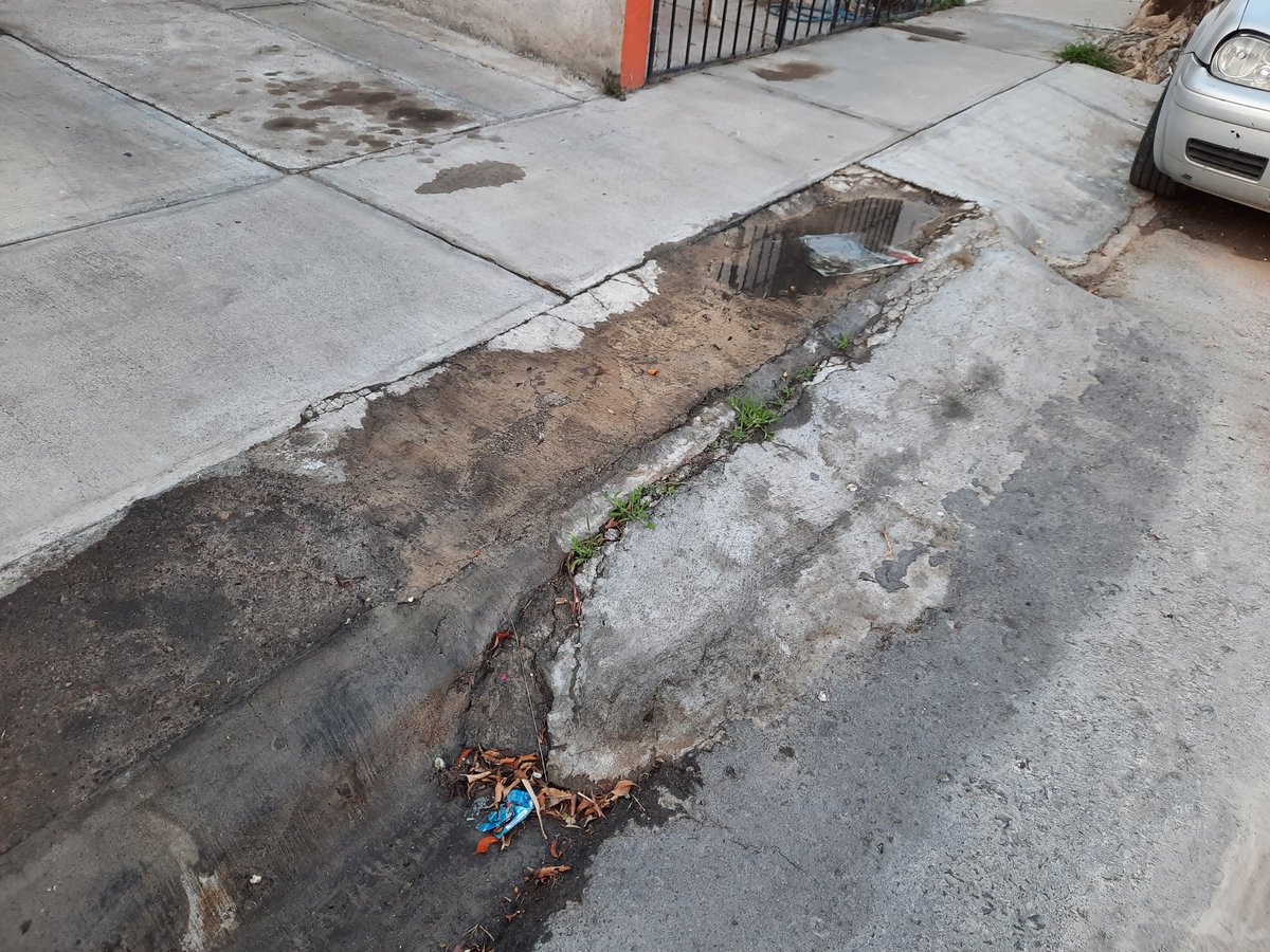 maldoer02's tweet photo. Atención @CEAservcliente, Fuga de agua antes del medidor en la calle Clarisas 45, Misión de San Carlos. https://t.co/CrEPpr6Stt