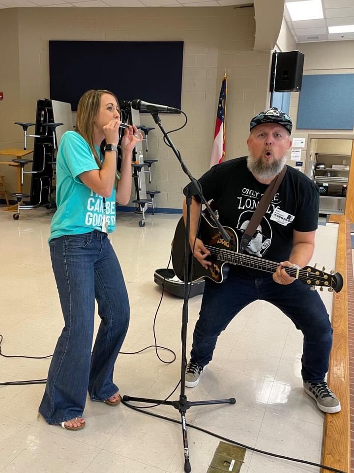 MossyCreekLions's tweet photo. We enjoyed "Happy Music for the Masses" today during lunch! Fun is certainly always had when @brianbuffington is in the house! Thank you Brian and PTO for this amazing treat to celebrate an incredible school year! https://t.co/zUGQko3wdO