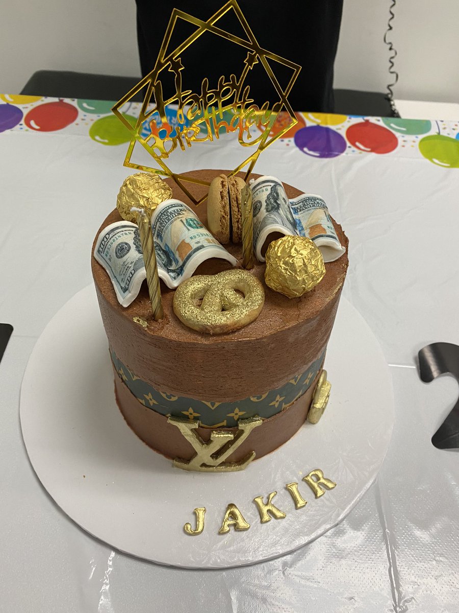 mariat6964's tweet photo. Happy birthday Jakir 🎊🎁🎂🎈168 still going strong celebrating Birthday in quarantine!! 😷🔥🔥@indira_gando @willzismagenta @AKhanEvents @blake_jermaine @Jakir_M25 @AlexReyesMetro @IvanBeastbury https://t.co/5QHd0r8JxU