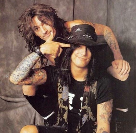 Nikki Sixx and Tommy Lee #MotleyCrue #TommyLee #NikkiSixx #GlamMetal returnofrock.com/motley-crue-al…