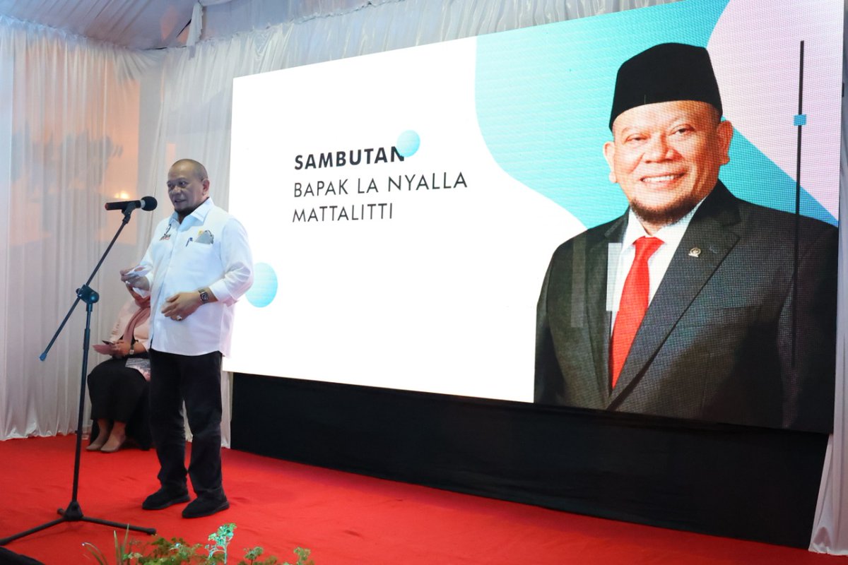 LANYALLAACADEMY's tweet photo. Rajin Turun ke Daerah, Plt Gubernur Sulsel Puji Ketua DPD RI
Ketua DPD RI, AA LaNyalla Mahmud Mattalitti, menghadiri jamuan makan malam dengan Plt Gubernur Sulawesi Selatan
#sulsel #makasar @andisudirman_s #pltgubernur #LaNyalla #DaridaerahuntukIndonesia https://t.co/uAqxiCjh4L