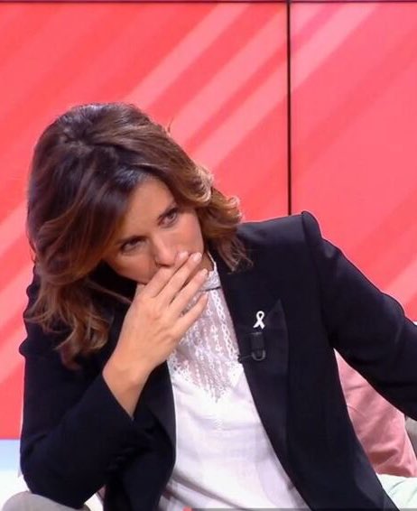 pepouzz_'s tweet image. Faustine Bollaert quand ça commence demain