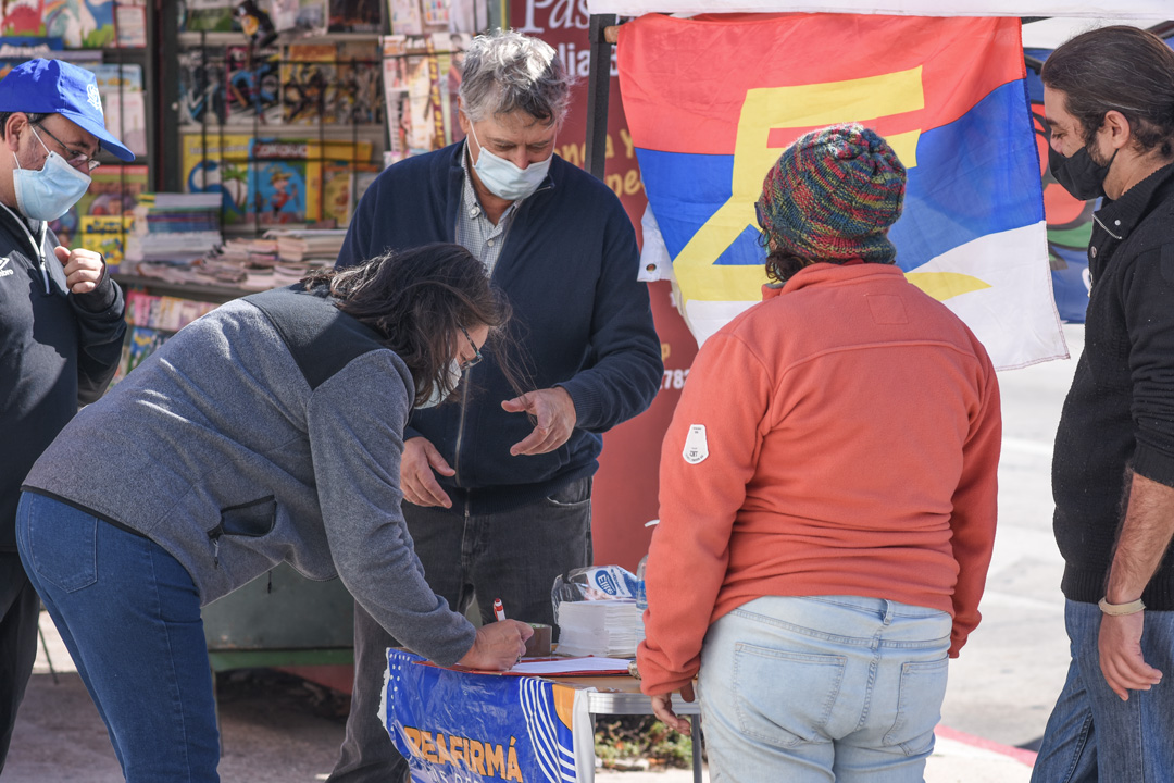 espacio99000's tweet photo. Las firmas están la calle y en los barrios, hay que salir a buscarlas!
#FirmaAFirma✍🏼 
#YoFirmo https://t.co/7yFT9cFl5Z
