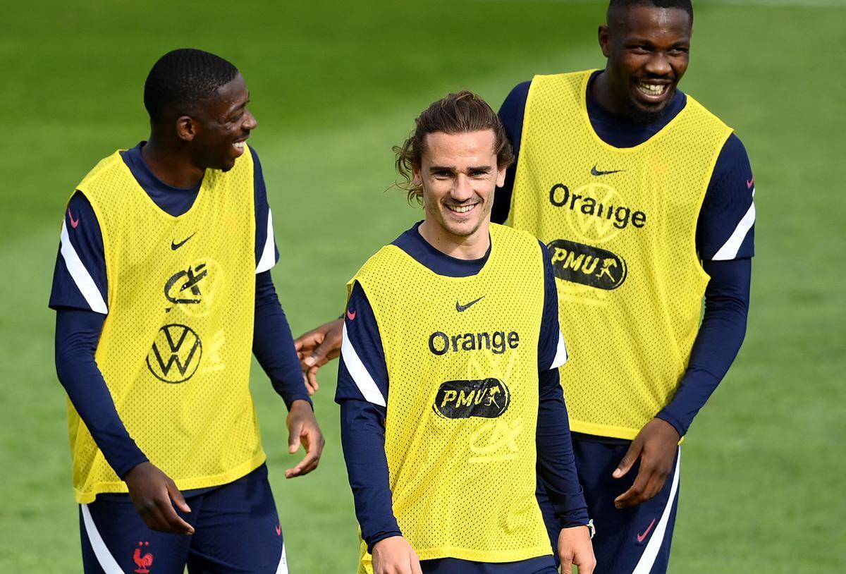 SudOuest_Sport's tweet photo. Euro-2021 : les Bleus prennent (un peu) l’air avant la bulle https://t.co/iVaRjPRiXh https://t.co/euVvuah3ao