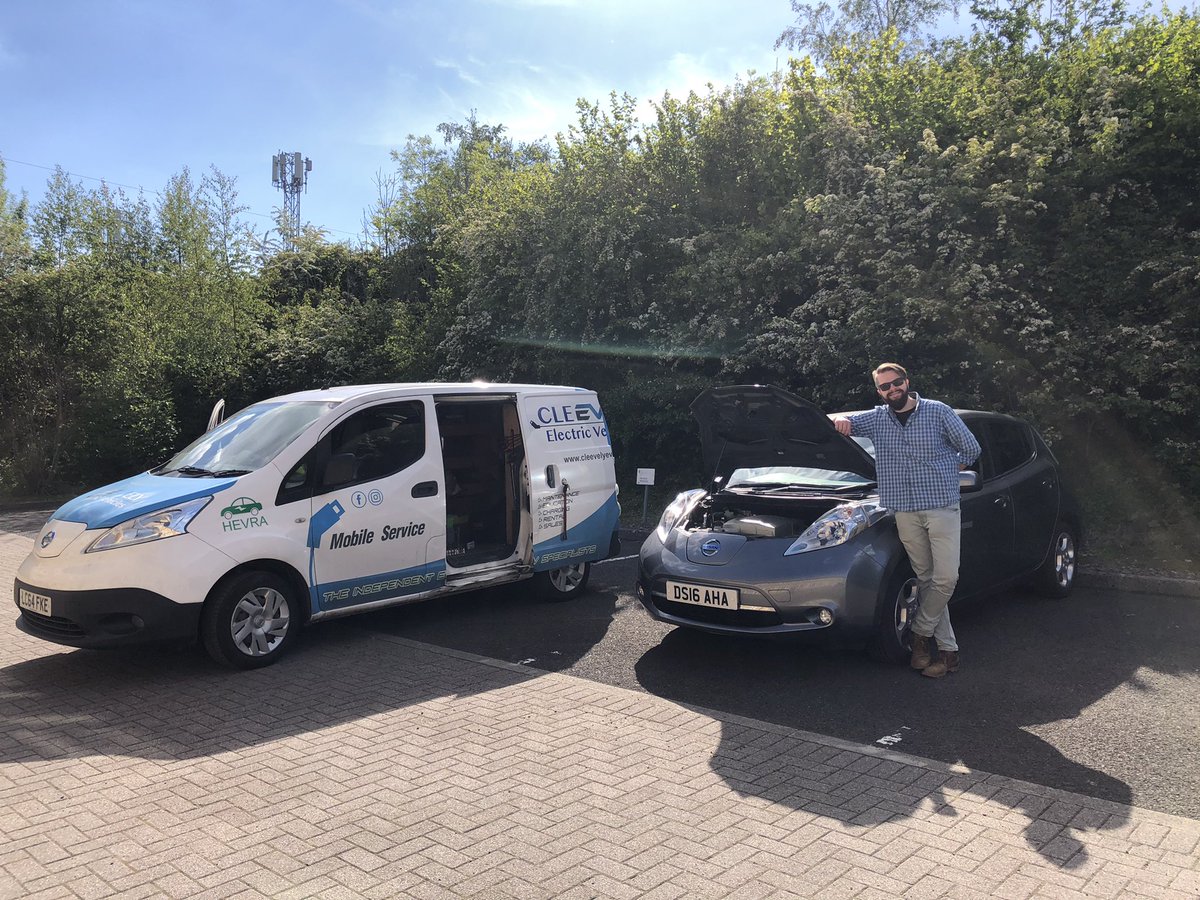 Cleevely_Mobile's tweet image. Busy day on the road to day. 1 puncture and a new tyre. Wales for 2 Nissan Leafs, both with a brake lubrication service. And finally a cheeky top up from @OspreyCharging on my way home. Oh, and 290 miles 👌🏻