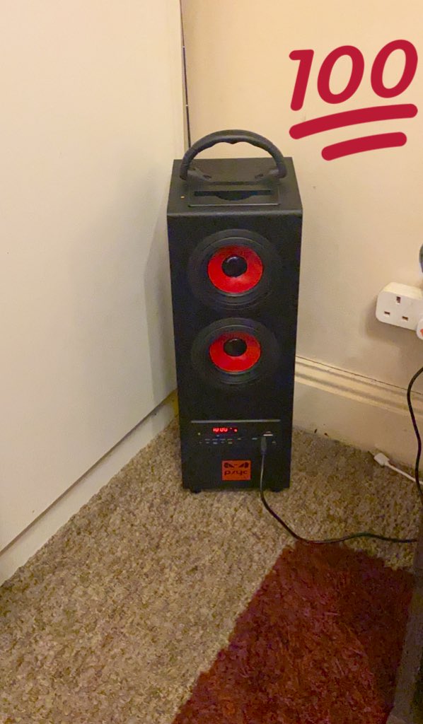 ladybimma's tweet image. Is it just me or dose @KissFMUK  have the dirtiest sounding EQ I mean , I didn’t know my little Bluetooth speaker could sound like it wants to get me evicted #bass #inthecorner #kiss #SKT #TUNES #FEELSLIKEFRIDAY #CAPSON 😁