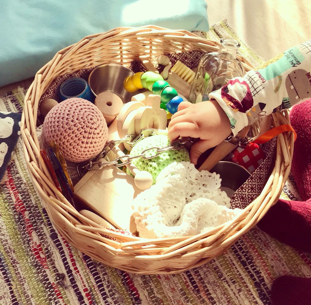 lapaneratresors's tweet photo. A la peque li agrada jugar a la panera mentre escolta el @elpotpetit Li agraden El Jardí i El Gat Enfadat! #paneratresors #potpetit https://t.co/RlSLC1er3p